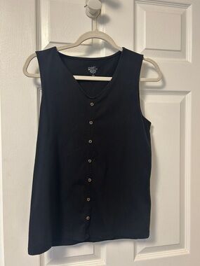Market & Spruce Black V-Neck Button-Front Sleeveless Tank